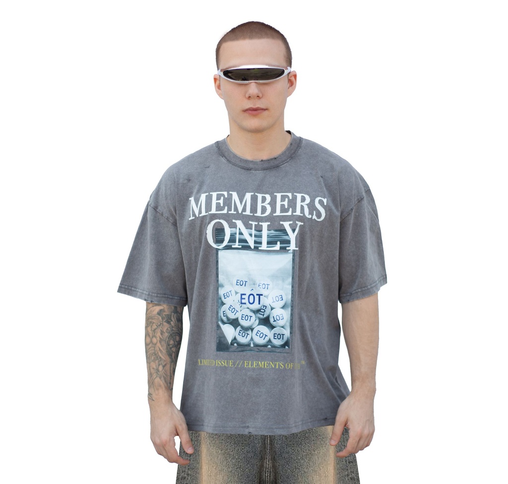 membersonlygreyclosemale.webp